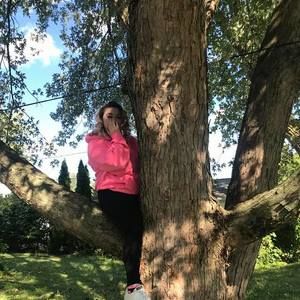 Meet your Posher, Nina